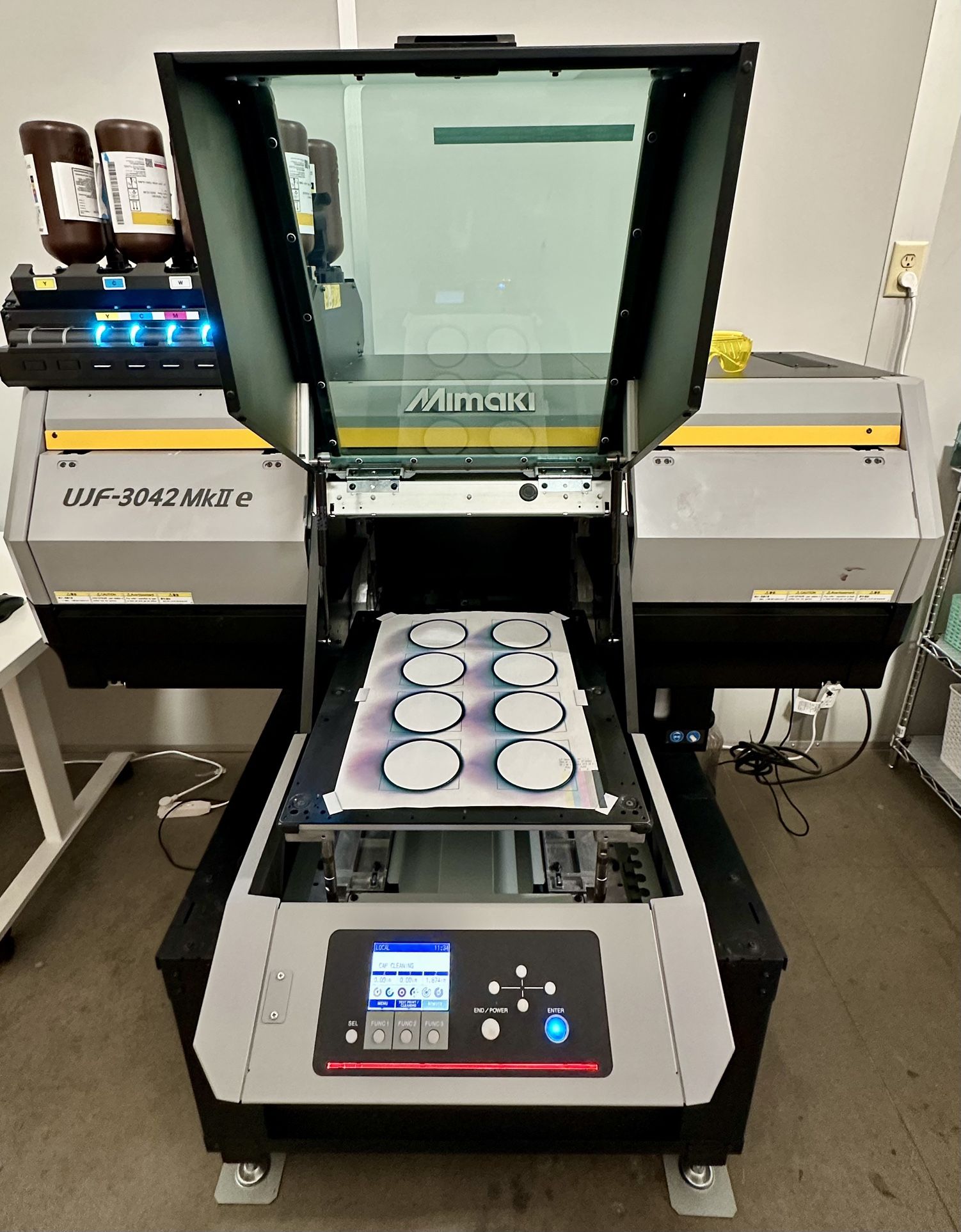 Mimaki UJF-3042MKlle flatbed UV Printer