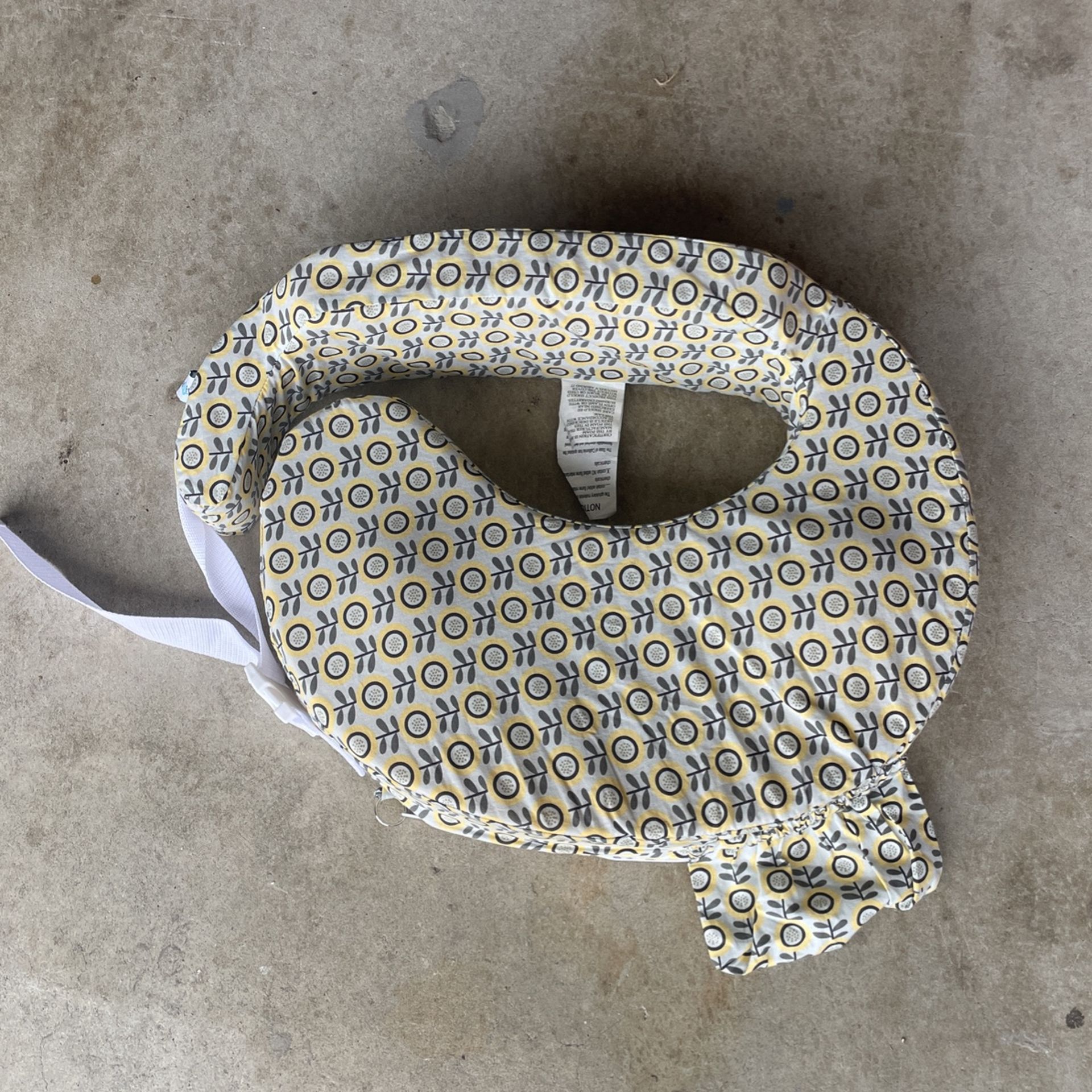 Feeding Pillow And Organizer