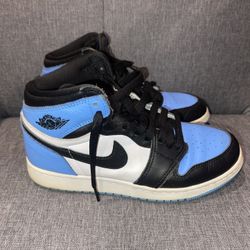 Nike Air Jordan 1 Retro High OG - Size 5.5Y 