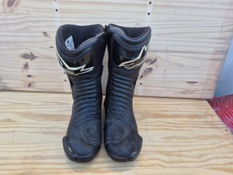 Alpine stars SMX – six V2 motorcycle boots they are designed as a high performance track and street boot Alpine stars SMX – six V2 motorcycle boots th