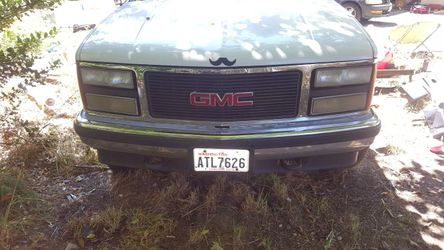 Gmc Suburban chrome 20s with system.