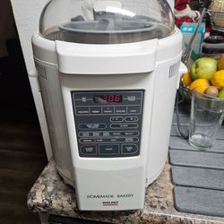 Welbilt Homemade Bakery Bread Maker Model ABM-150R Made in Japan