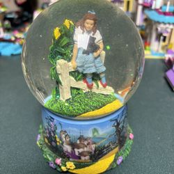 Wizard Of Oz Snow Globes