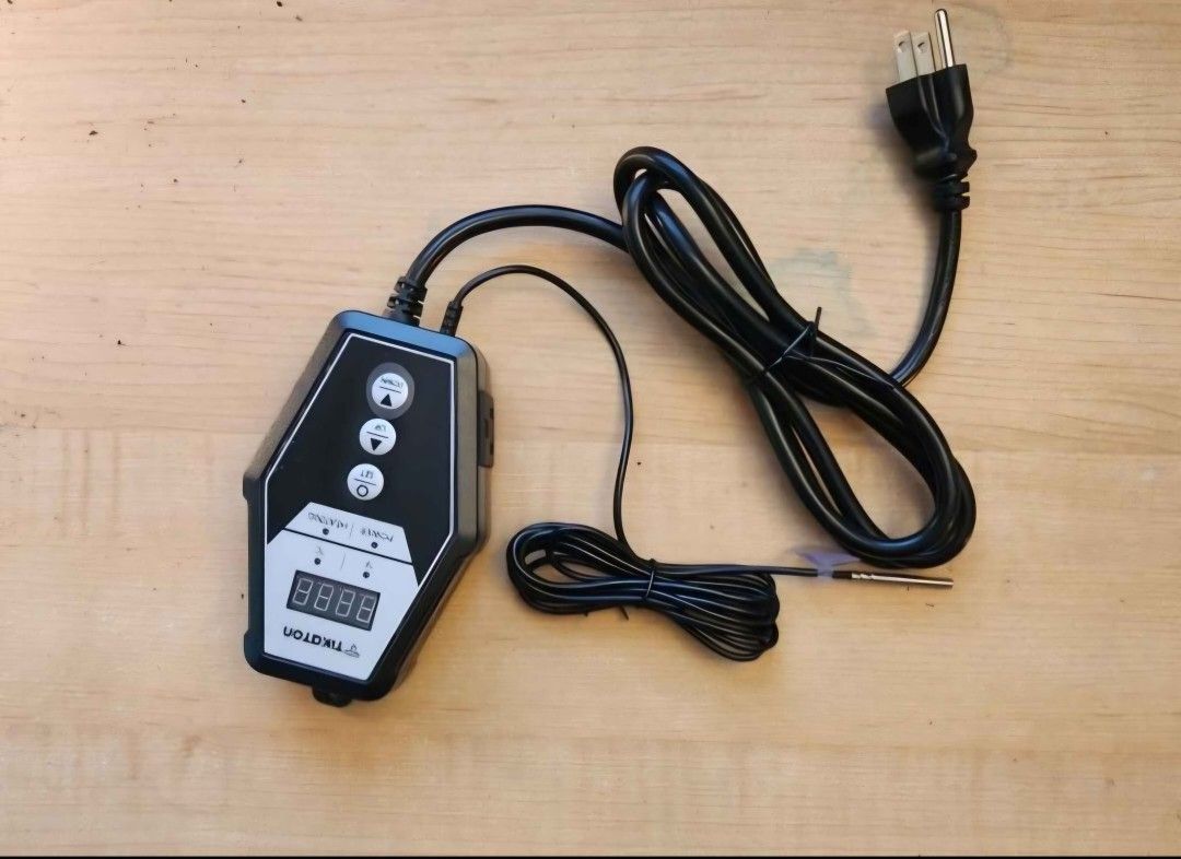 Reptile/Amphibian Thermostat/Thermometer Combo