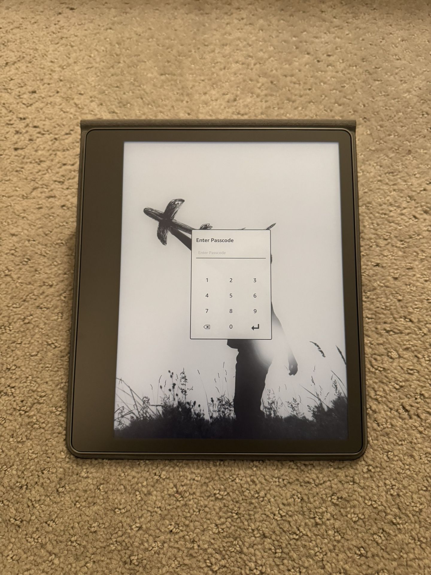 Amazon Kindle Scribe (32 GB) - 10.2” w/ Folio Cover