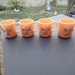 Four Vintage Tom & Jerry Fire King Oven Mugs Cups Glass Peach Xmas 