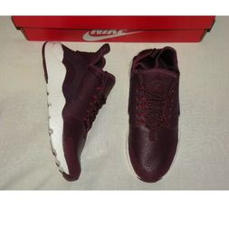 5.5 Women's NIKE HUARACHE RUN ULTRA PREMIUM