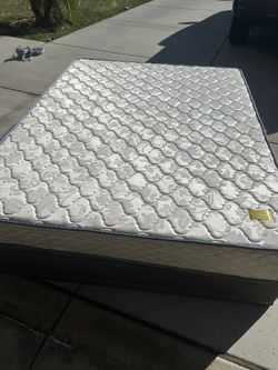 Display Model Queen Mattress ONLY