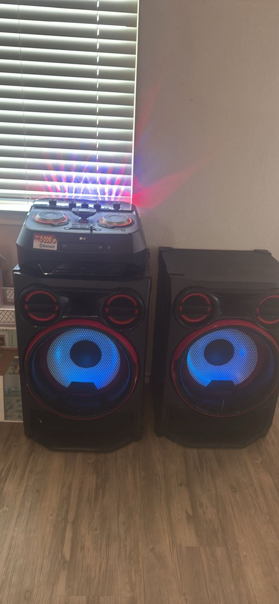 LG CK99 5000W LOUDR Hi-Fi Entertainment System with Karaoke Creator