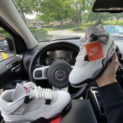 JORDAN 4 WHITE CEMENT SIZE 10.5 BRAND NEW
