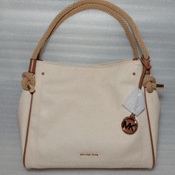 MICHAEL KORS designer handbag. Beige. Brand new with tags Women's purse 