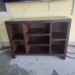 Un Librero, TV Stand 