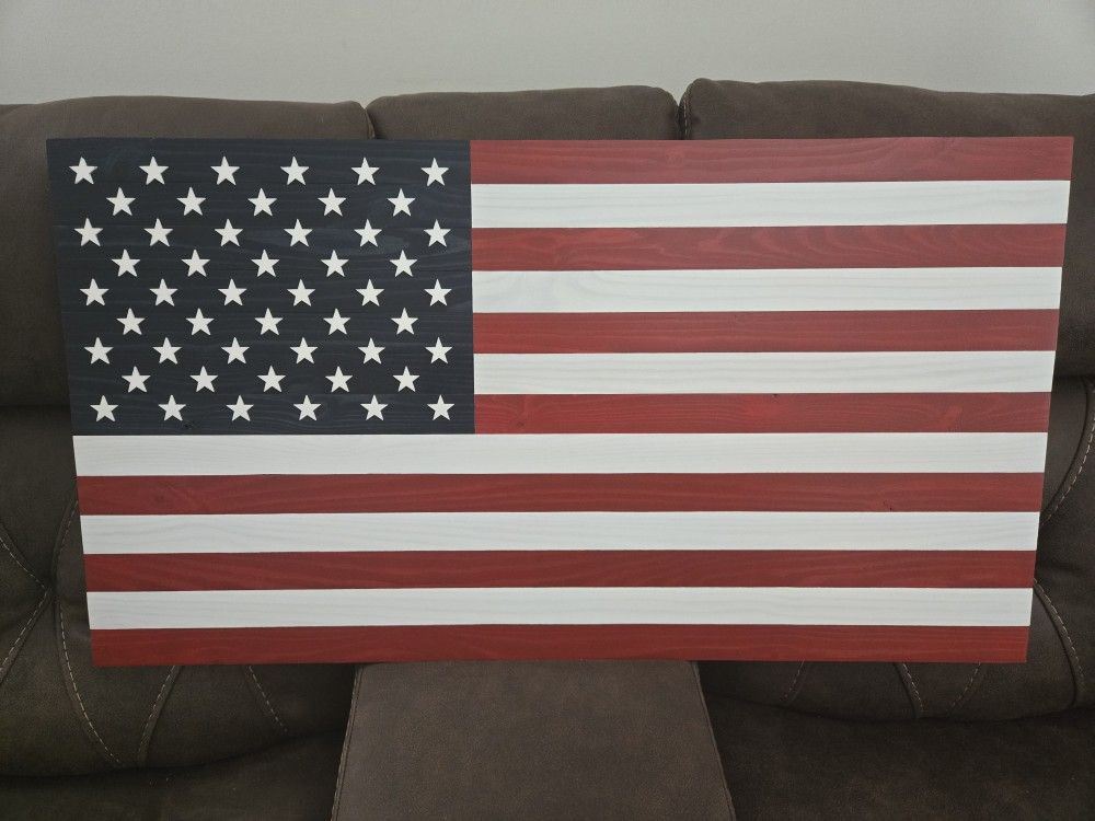 Beautiful Wood Amercan Flag 36 x 20
Heavy Duty Mounting Strap