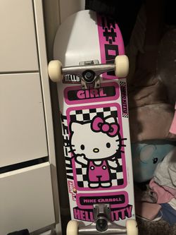 Hello Kitty Skateboard 