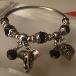 Charm Bracelet. Stretchable