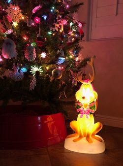 BRAND NEW 2022 Grinch That Stole Christmas Max the Dog Blow Mold Holiday Home Décor Yard Art Dr. Suess Gemmy