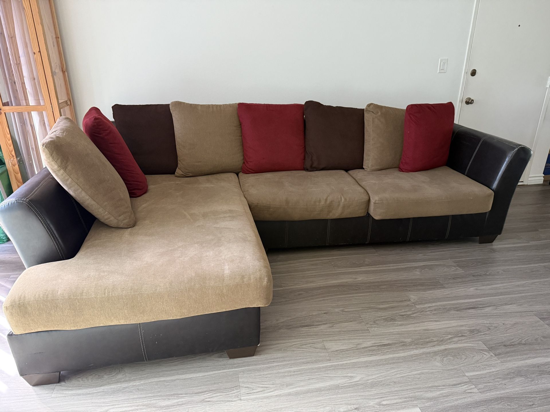 Sectional Couch with Chaise – $350 (Torrance)
