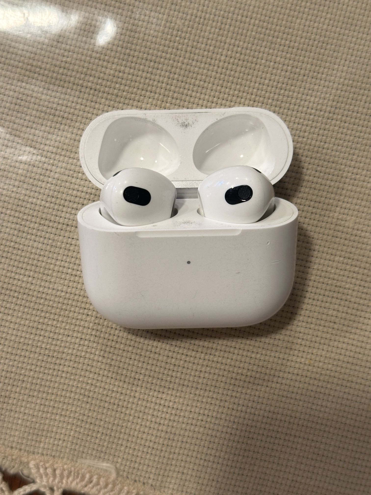 AirPods 3