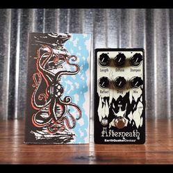 Earthquaker Devices afterneath Reverb Pedal