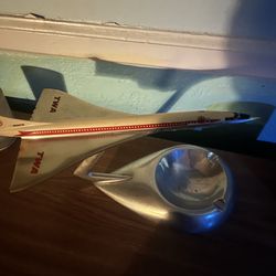 TWA Boeing 2707 SST (Supersonic Transport) desk model/ashtray,