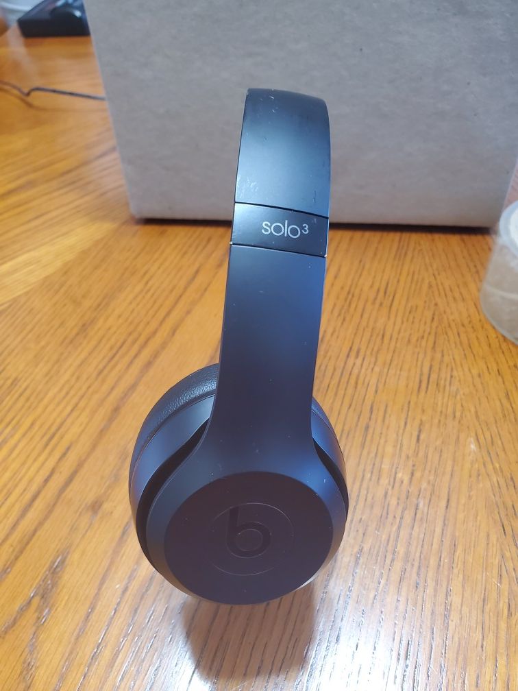 BEATS SOLO 3 WIRELESS.