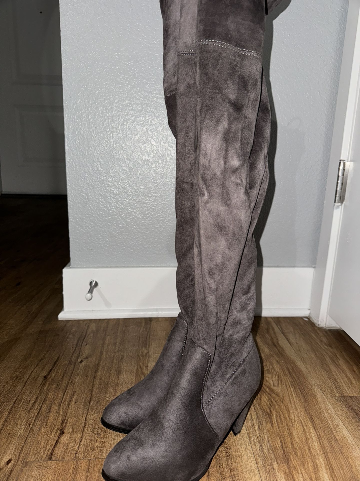 Thigh High Heel Boots Grey Size 8