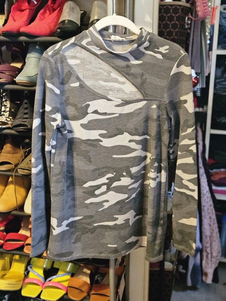 Bibi Camo Cut Out Top