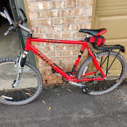 Trek 8300 Mountain Bike