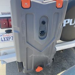 Portable waste tank
