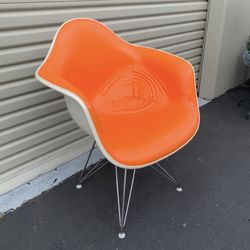 Herman Miller Eames Molded Fiberglass Armchair Wire Base Orange/White