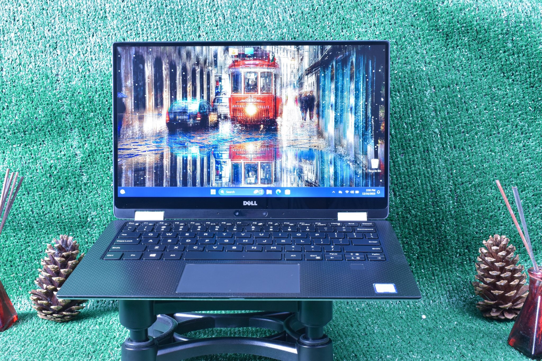 DELL XPS 9365 2IN1 INTEL I7-7Y75 CPU 1.6 GHZ ,3.6 GHZ 1TB (SSD) QHD(3200X1800) 16GB RAM (REFURBISHED)