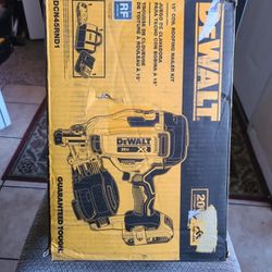 DEWALT 20V MAX Lithium-Ion 15-Degree Cordless Roofing Nailer Kit with 2.0Ah Battery Charger