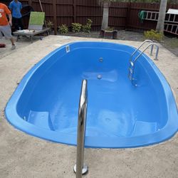 We paint epoxy fiberglass pools