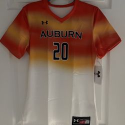 Under Armour Auburn Tigers V-Neck Softball Jersey Women's https://offerup.com/redirect/?o=TWVkLk9yYW5nZQ== #20 
