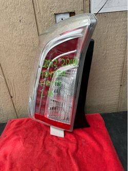 2012 2013 2014 2015 TOYOTA PRIUS LEFT SIDE TAIL LIGHT OEM USED