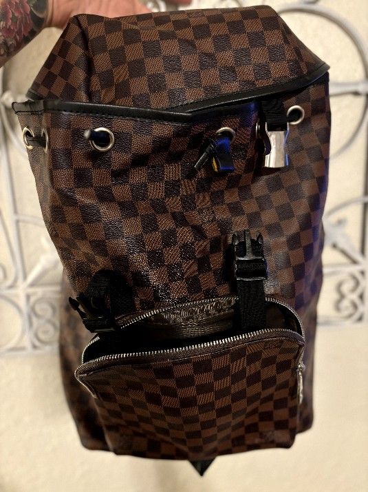 like new backpack