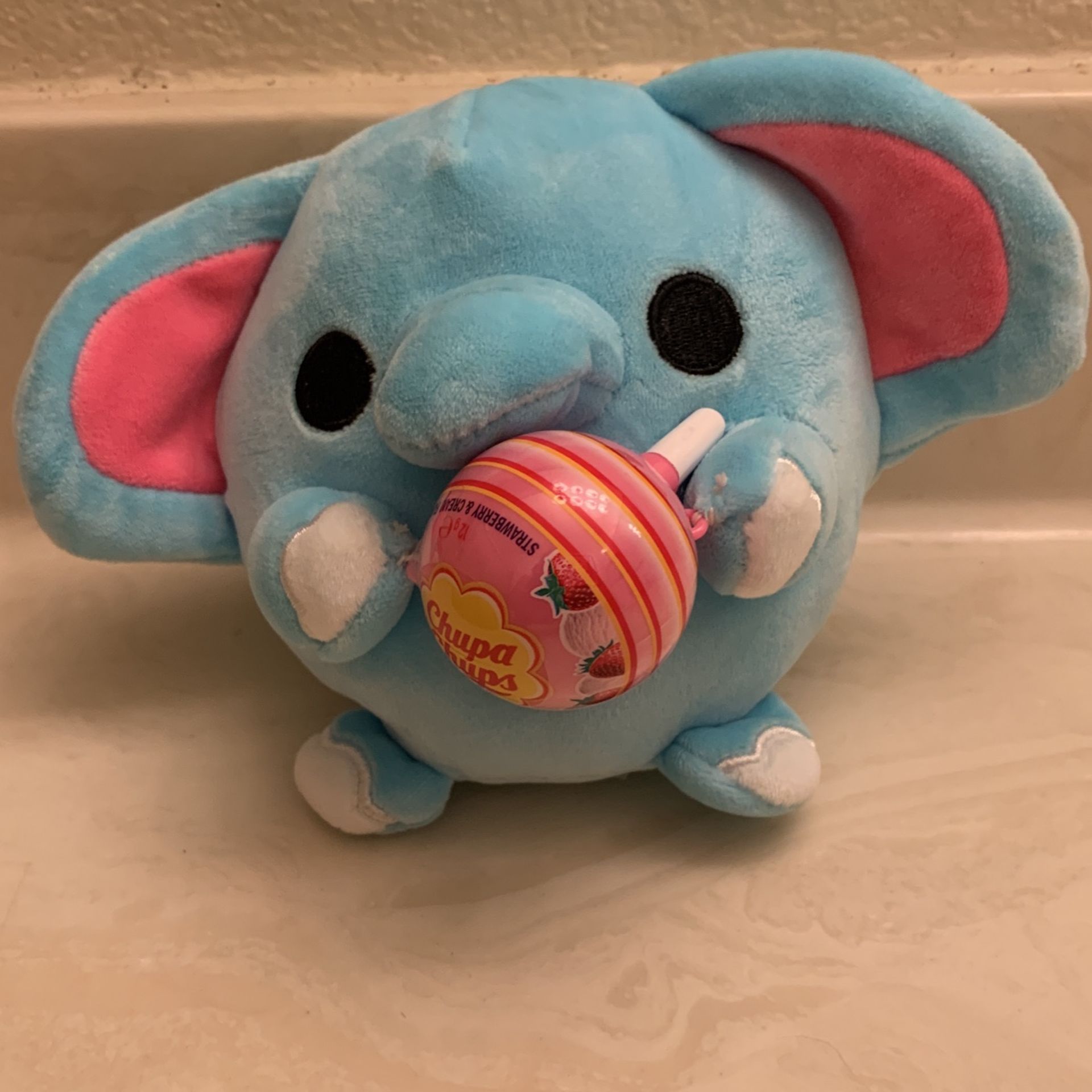 Zuru Snackles Lottie with Chupa Chups Lollipop Soft and Cuddly 5” Plush 