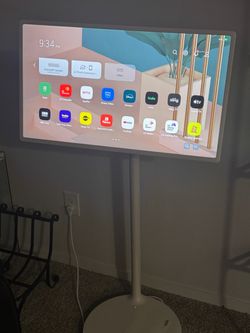 LG StanbyME Rollable Smart Touchscreen TV 27"