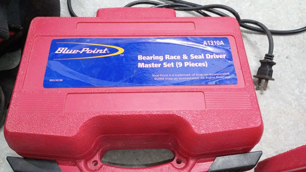 **HURRY SNAP ON BALL BEARING CHANGING TOOL  MAKE OFFER***