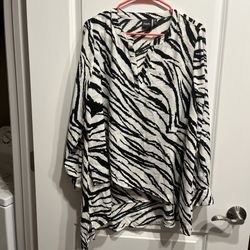 Rafaella Womens long roll tab sleeve animal print tunic blouse size Large NWT. 