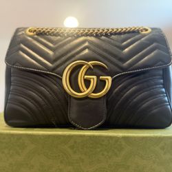 Gucci GG Marmont Medium Shoulder Bag