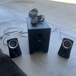 Logi Computer Speakers With Subwoofer