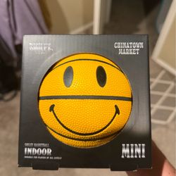 Chinatown Market Smiley Mini Indoor Basketball