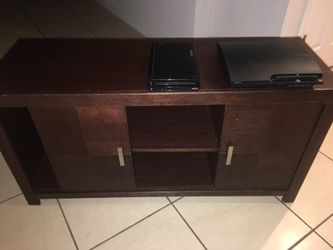 Tv table Wii U and ps3 for 200 or best offer with games and controllers