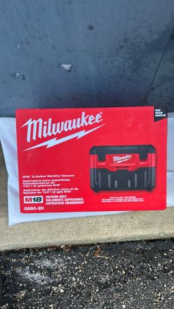 Milwaukee M18 2 Gallón Wet/Dry Vacuum tool only