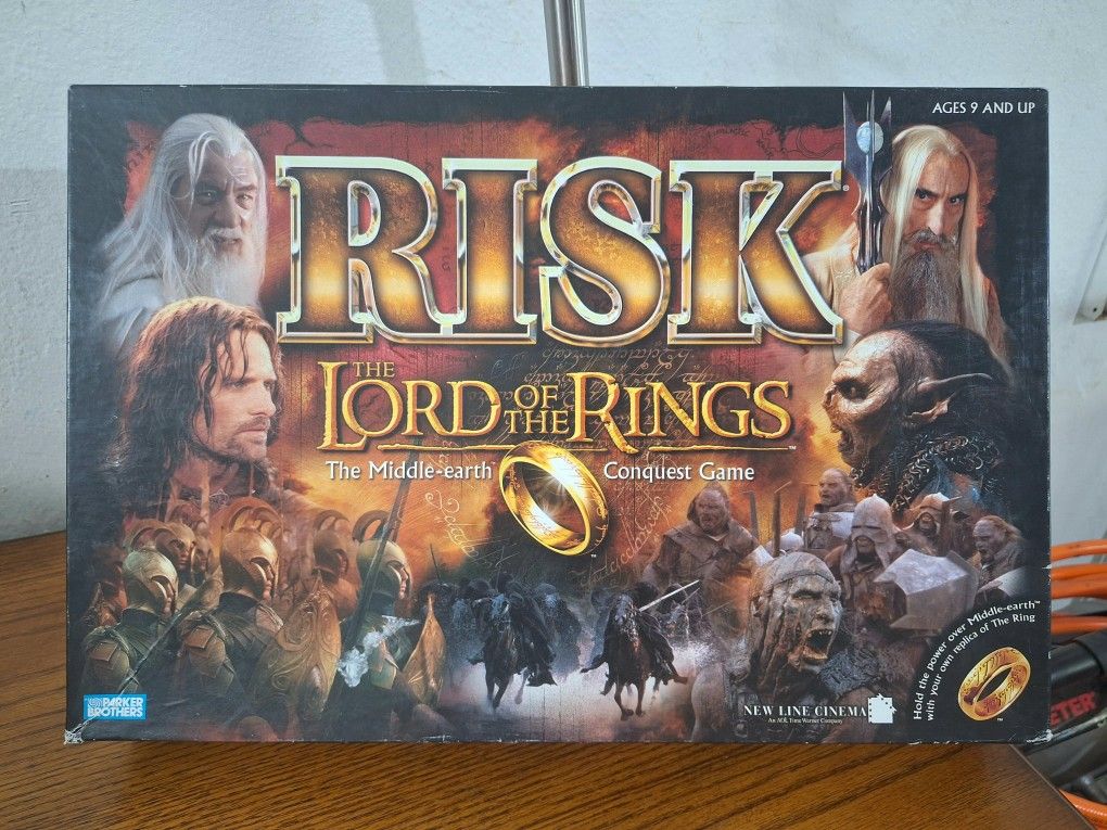 Like New! RISK Lord of The Rings The Middle Earth Conquest Game Is Complete 2002