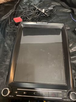 Tesla-style car stereo and Pioneer amplifier/ Esterio y amplificador de auto