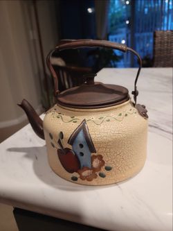 Tea kettle