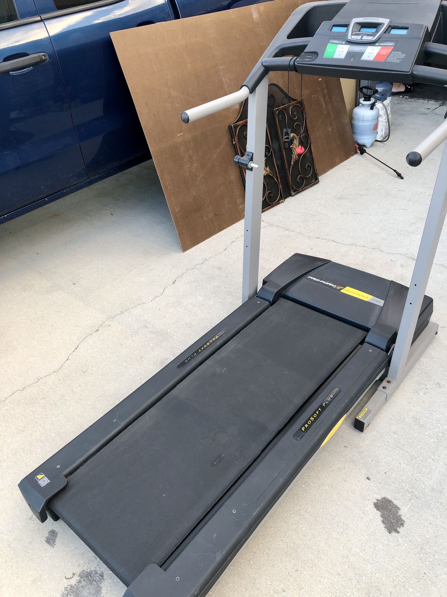 PROFORM Crosswalk 370e Treadmill for Sale in Kissimmee, FL OfferUp
