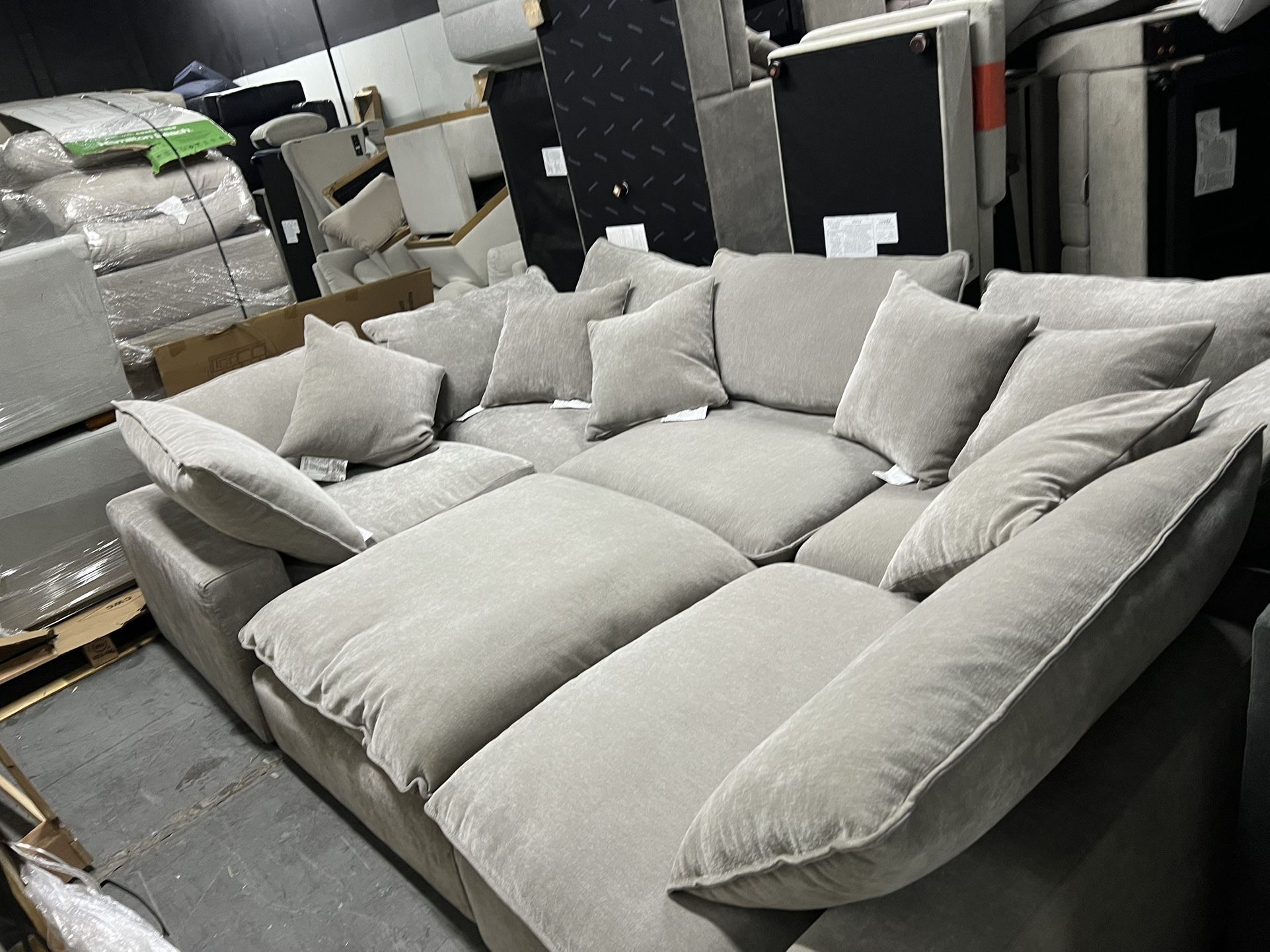 Sereen 6-piece Fabric Modular Sectional couch